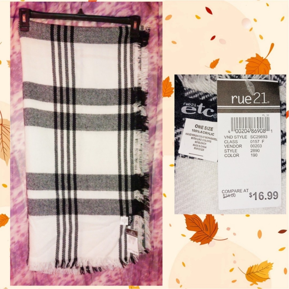Rue21 Etc! brand White & Black Plaid Square Knit Scarf/Wrap 1 Size